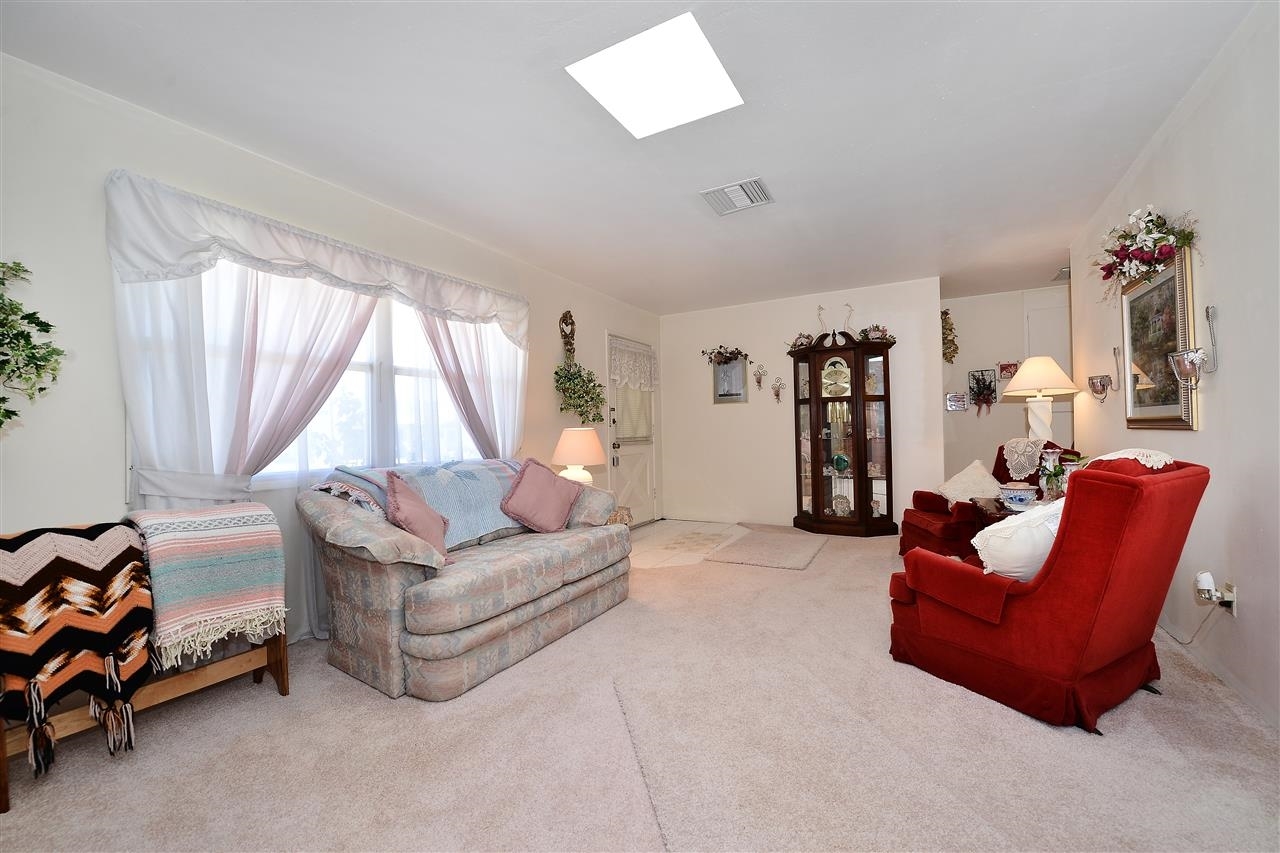 618 Carlsbad Street Spring Valley, CA 91977 - Photo 4 of 18 Gallery Image 4