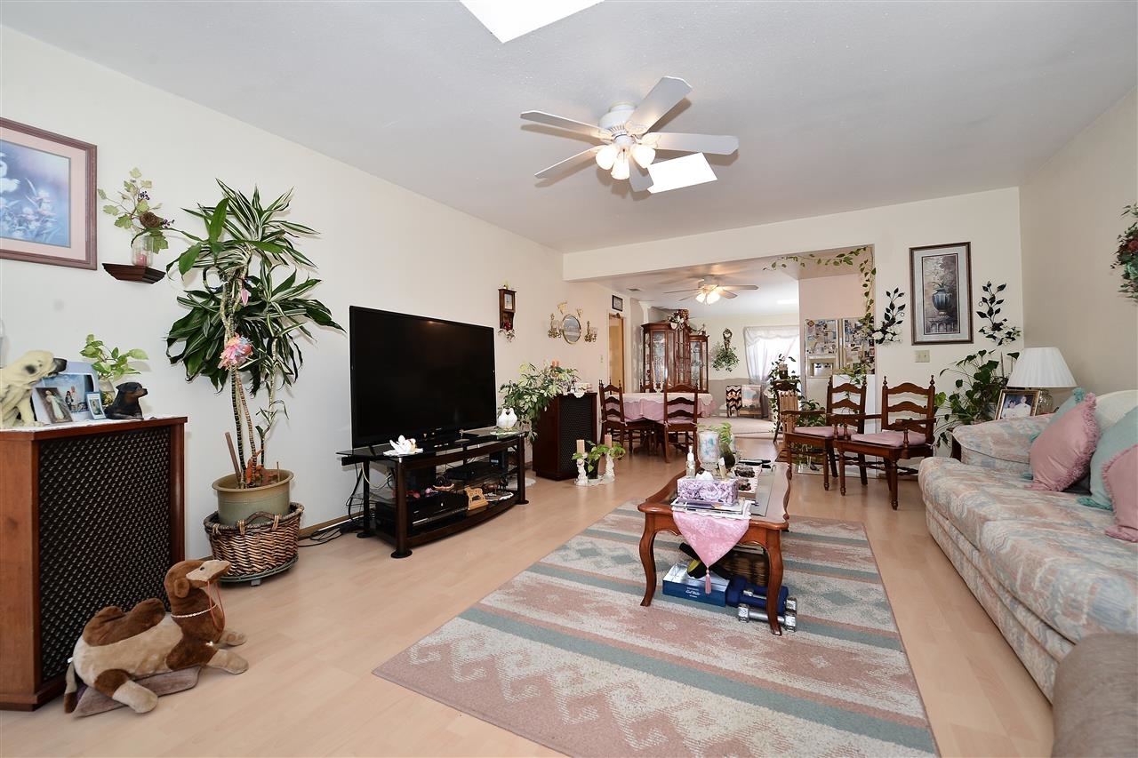 618 Carlsbad Street Spring Valley, CA 91977 - Photo 7 of 18 Gallery Image 7