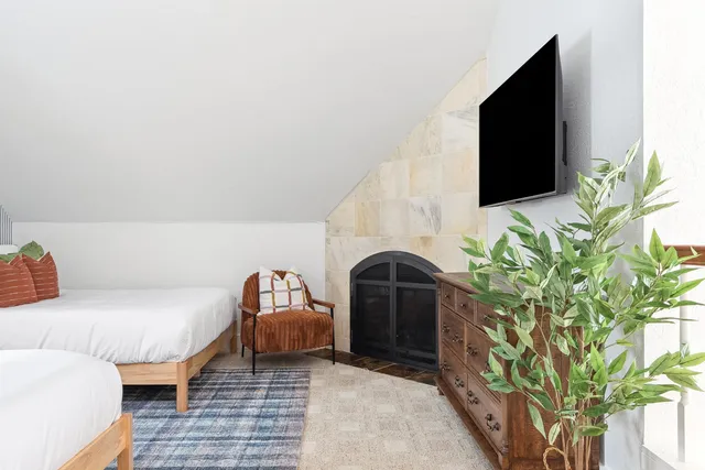 $975,000 | 970 Kearsarge Road, Conway, NH 03860