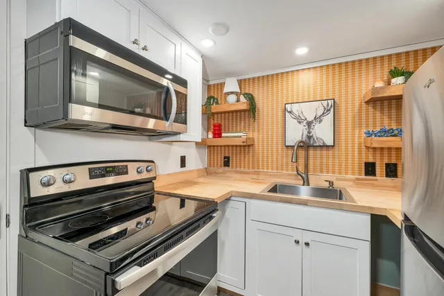 $975,000 | 970 Kearsarge Road, Conway, NH 03860