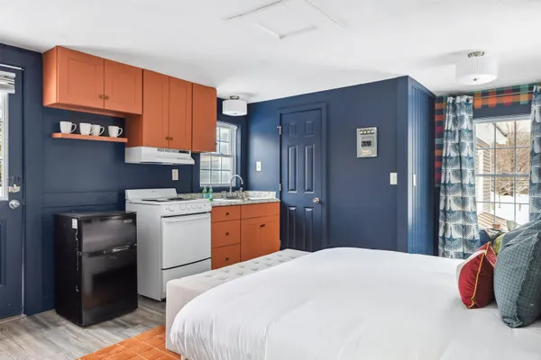 $975,000 | 970 Kearsarge Road, Conway, NH 03860