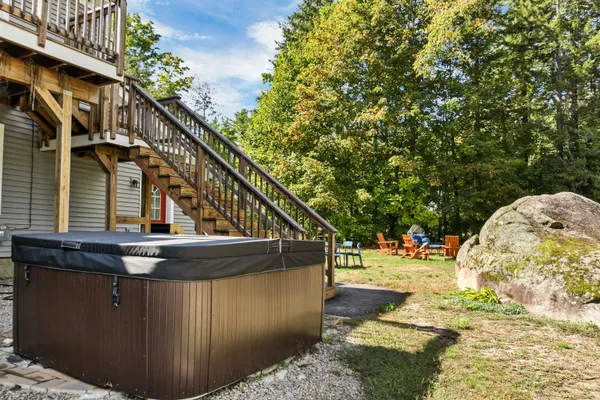 $975,000 | 970 Kearsarge Road, Conway, NH 03860
