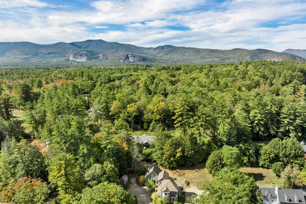 $975,000 | 970 Kearsarge Road, Conway, NH 03860