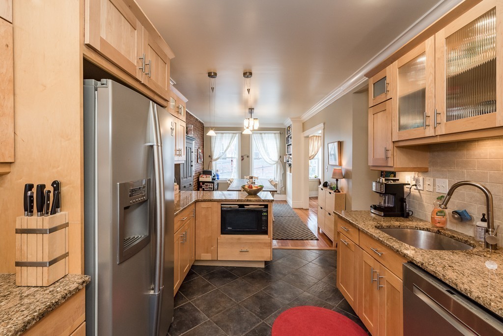 23 Netherlands Road, Unit 2 Brookline, MA 02445 - Photo 8 of 13 Gallery Image 8