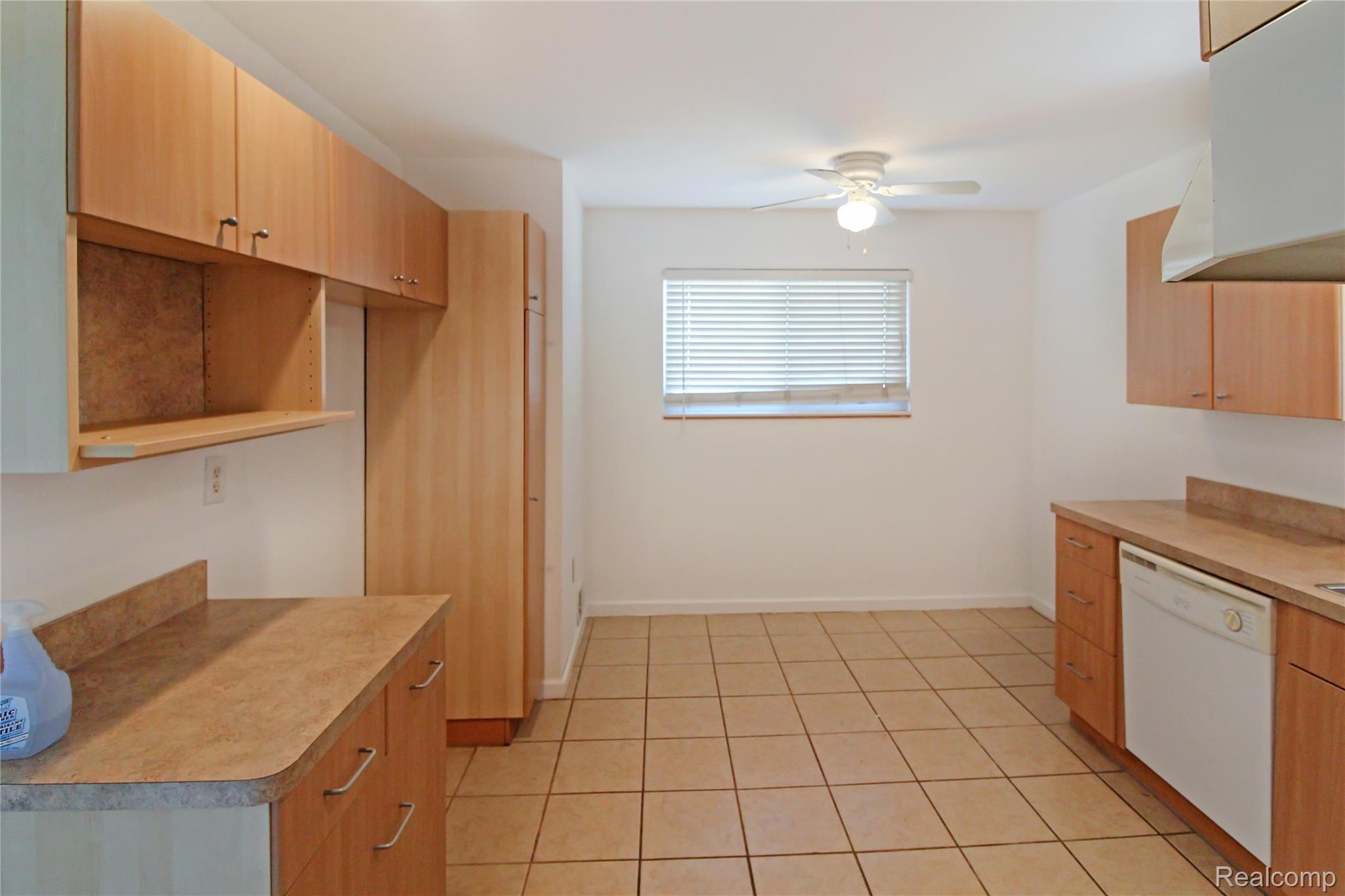 7363 Inkster Road Westland, MI 48185 - Photo 5 of 11 IMG_6620.jpg