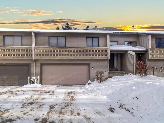 $269,900 | 7229 Woodstock Curve, Bloomington, MN 55438