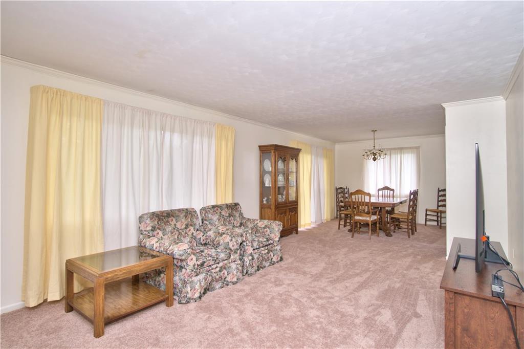 970 Burbank Road Indianapolis, IN 46219 - Photo 5 of 23 Gallery Image 5