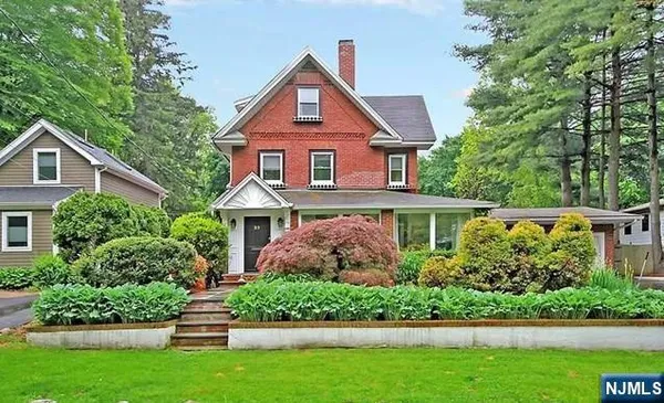 $1,298,000 | 21 Meadow Street, Demarest, NJ 07627