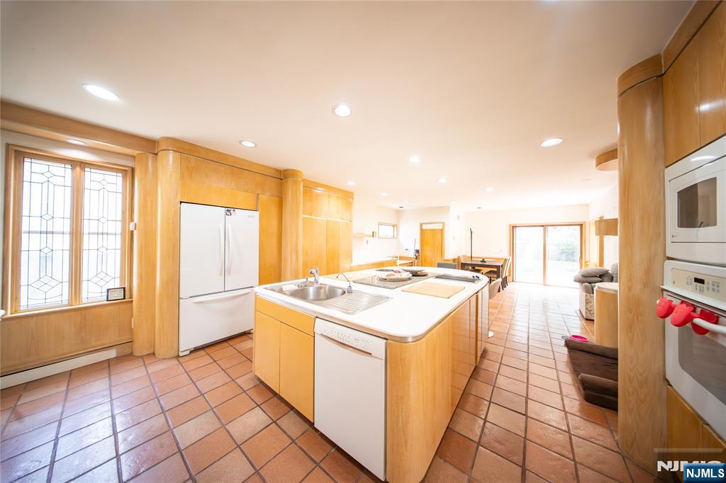 21 Meadow Street Demarest, NJ 07627 - Photo 11 of 26