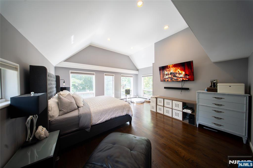 21 Meadow Street Demarest, NJ 07627 - Photo 15 of 26