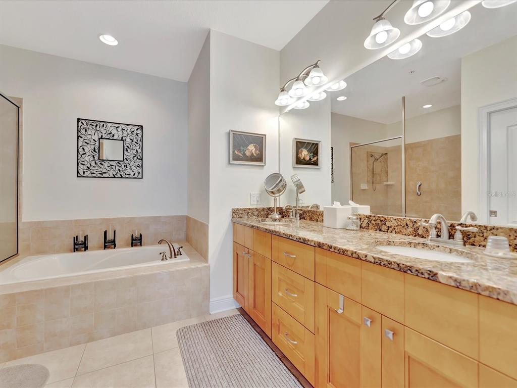 1022 Bellasol Way, Unit 5302 Apollo Beach, FL 33572 - Photo 24 of 43