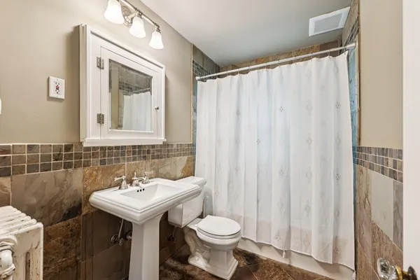 $575,000 | 529 South Saratoga Street, St. Paul, MN 55116