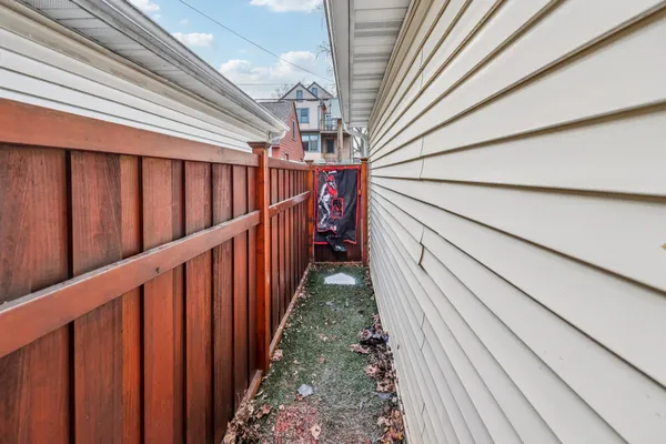 $575,000 | 529 South Saratoga Street, St. Paul, MN 55116