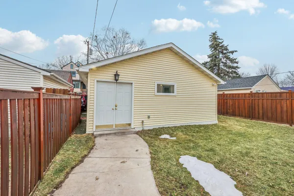 $575,000 | 529 South Saratoga Street, St. Paul, MN 55116