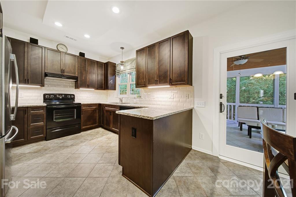 436 River Banks Road Matthews, NC 28105 - Photo 9 of 47 Gallery Image 9
