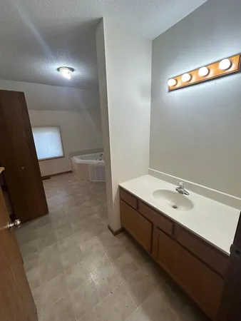 $154,800 | 408 Main Avenue North, Thief River Falls, MN 56701