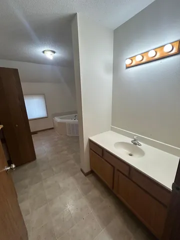 $159,800 | 408 Main Avenue North, Thief River Falls, MN 56701