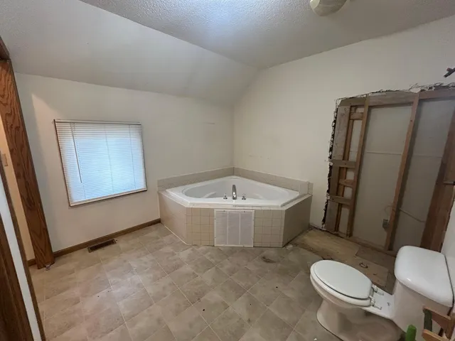 $159,800 | 408 Main Avenue North, Thief River Falls, MN 56701