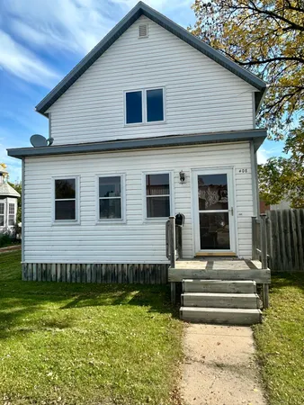 $154,800 | 408 Main Avenue North, Thief River Falls, MN 56701