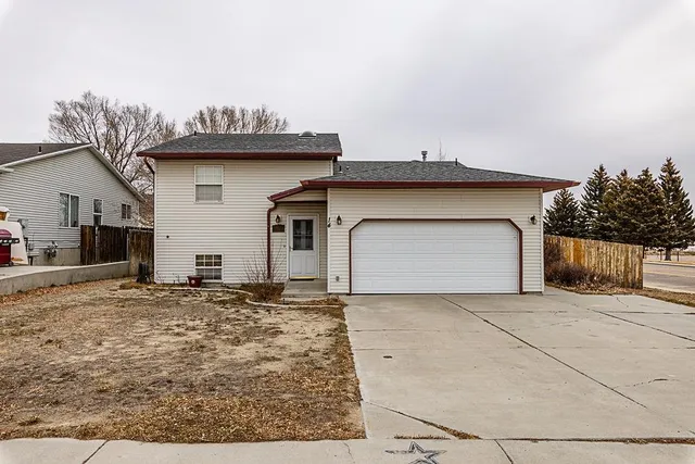 $360,000 | 14 Morning Glory Way, Rock Springs, WY 82901