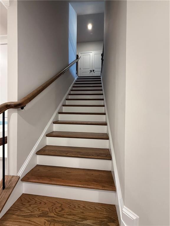 419 Duncan Dene Drive, Unit 140 Alpharetta, GA 30022 - Photo 9 of 22 a view of entryway