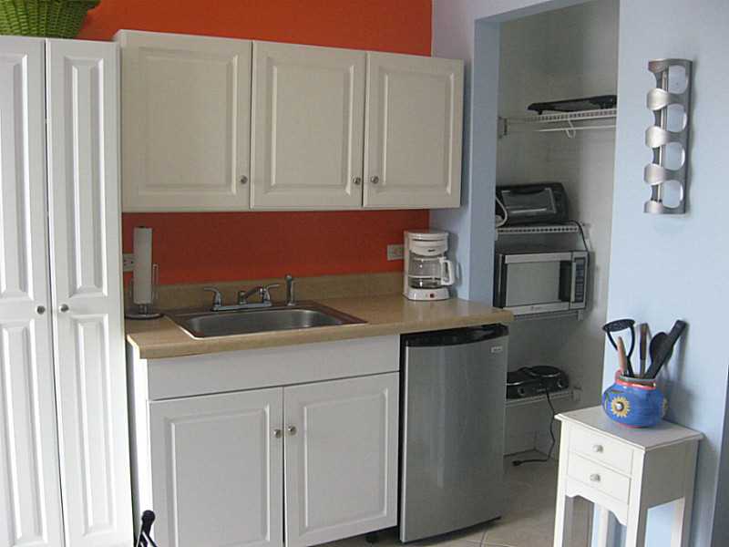 53 Winnapaug Road, Unit 12 Westerly, RI 02891 - Photo 3 of 6 Kitchen.
