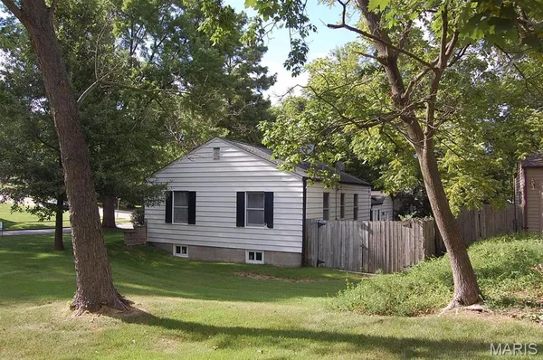 $2,000 | 814 Dickson Street, Kirkwood, MO 63122