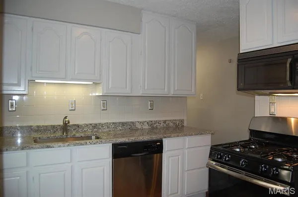 $2,000 | 814 Dickson Street, Kirkwood, MO 63122