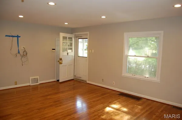 $2,000 | 814 Dickson Street, Kirkwood, MO 63122