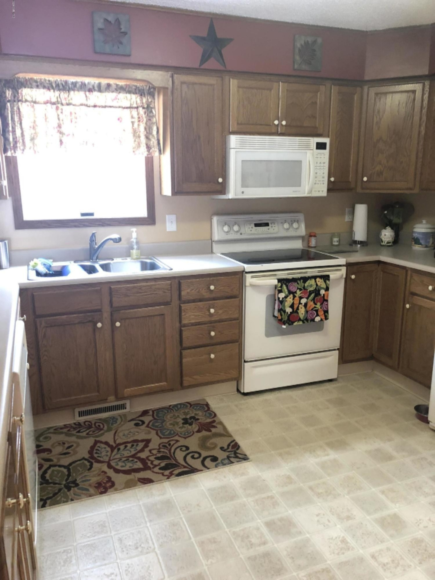 1349 Ivanhoe Road Ludington, MI 49431 - Photo 12 of 57 Kitchen
