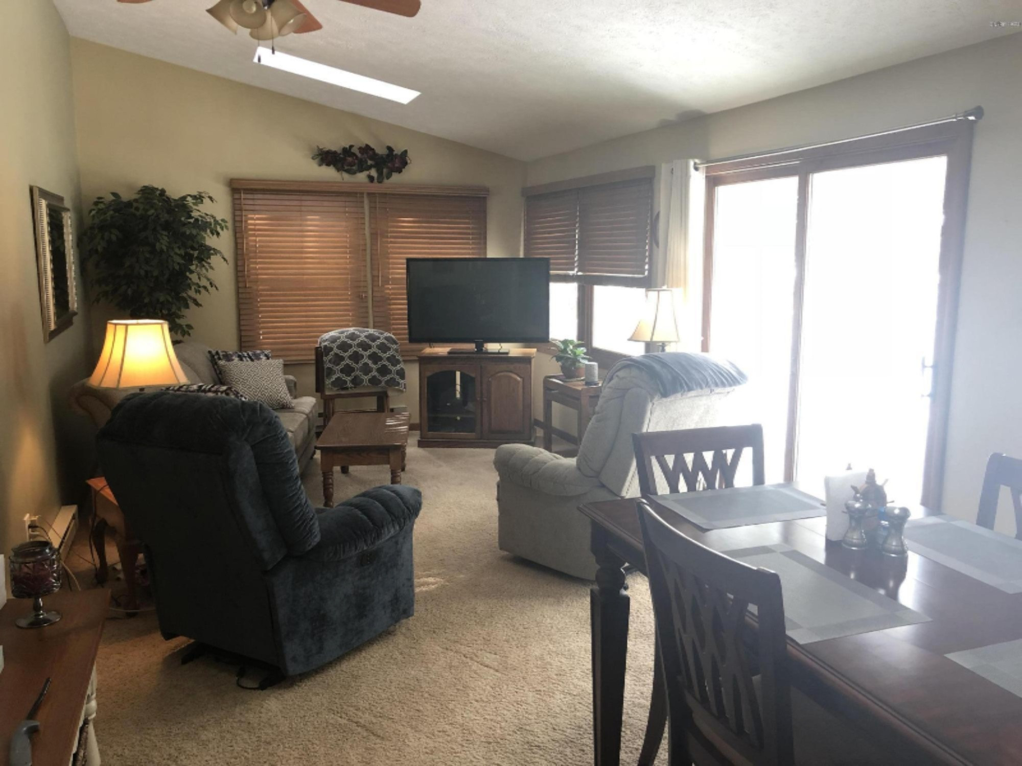 1349 Ivanhoe Road Ludington, MI 49431 - Photo 21 of 57 Living Room