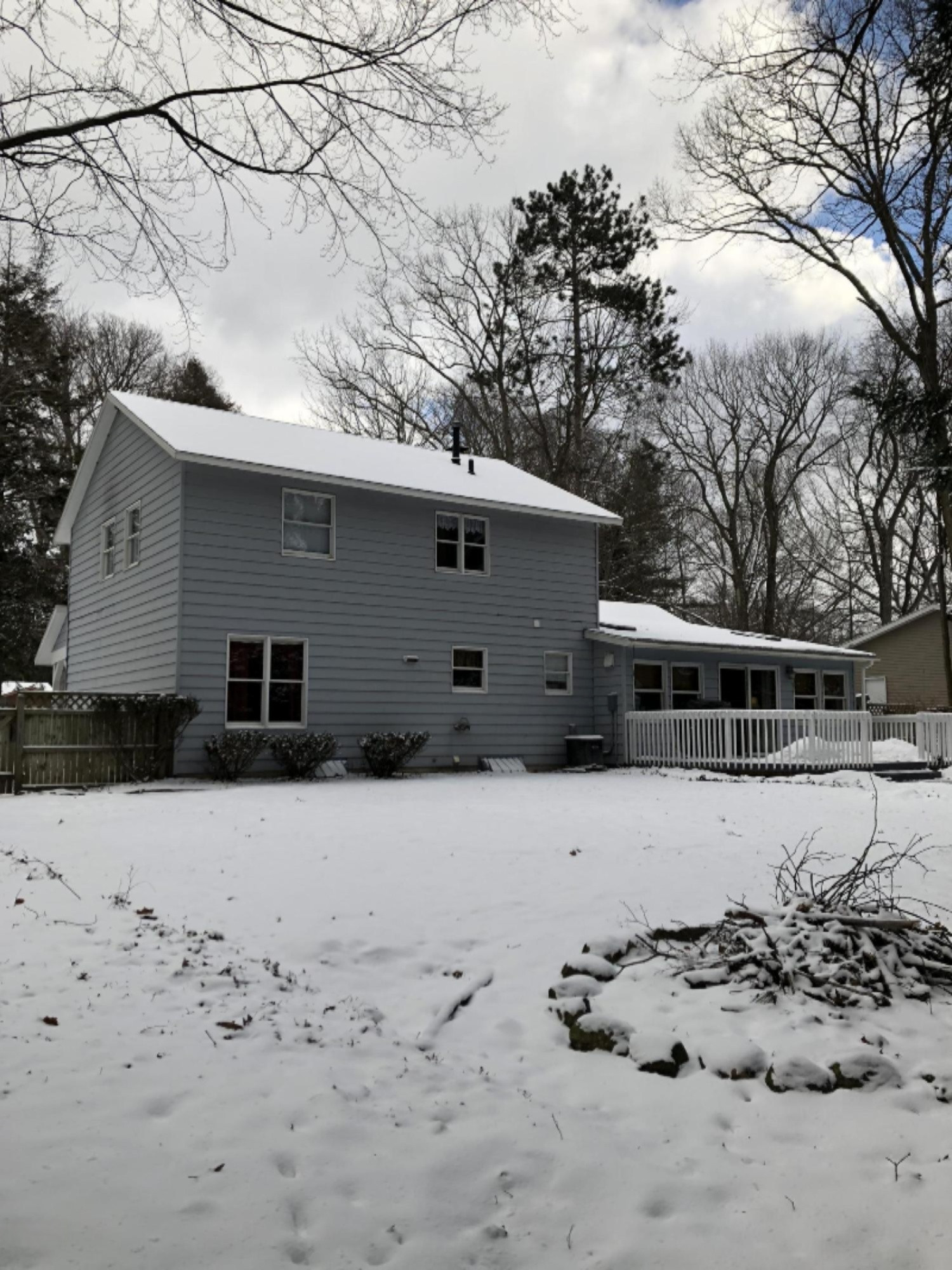 1349 Ivanhoe Road Ludington, MI 49431 - Photo 5 of 57 Large Yard/Back View
