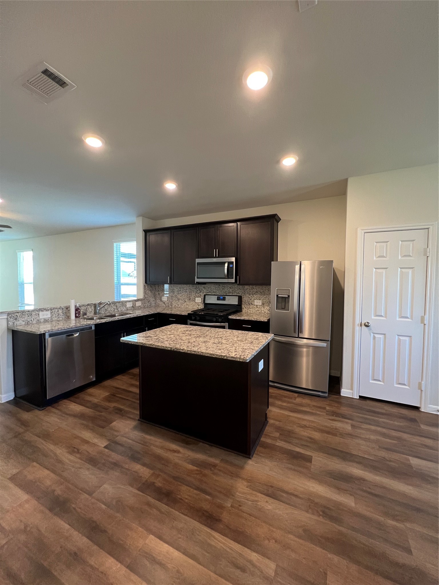 4410 Rushing Ridge Court Houston, TX 77069 - Photo 9 of 29 Gallery Image 9