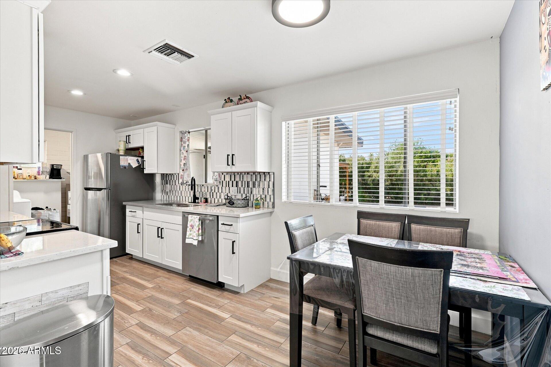 5218 Covina Road Mesa, AZ 85205 - Photo 9 of 27 09-Kitchen & Dining