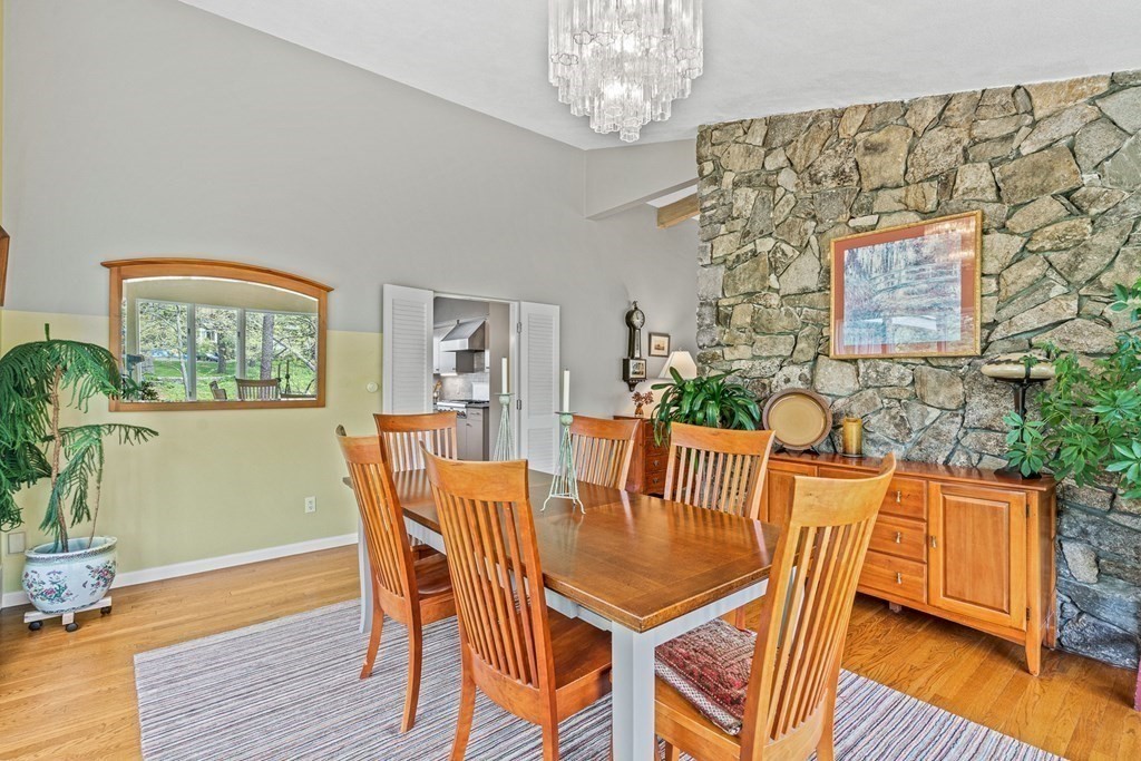 8 Warwick Circle Andover, MA 01810 - Photo 12 of 42