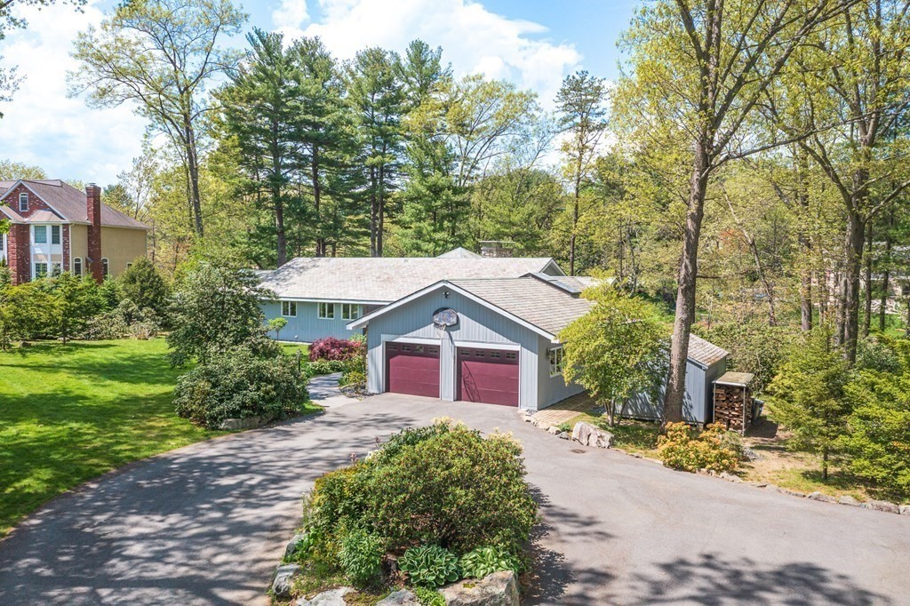 8 Warwick Circle Andover, MA 01810 - Photo 3 of 42