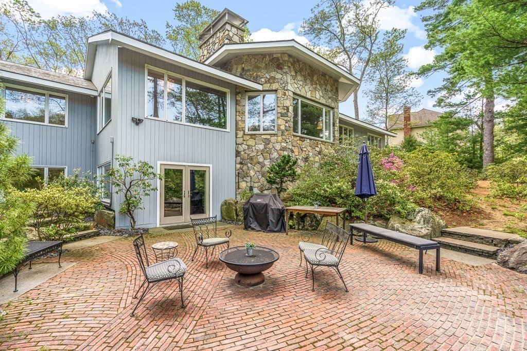 8 Warwick Circle Andover, MA 01810 - Photo 35 of 42