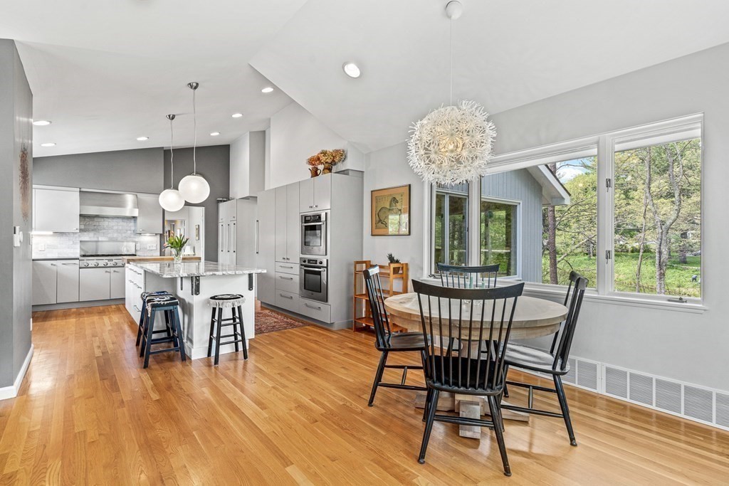 8 Warwick Circle Andover, MA 01810 - Photo 7 of 42