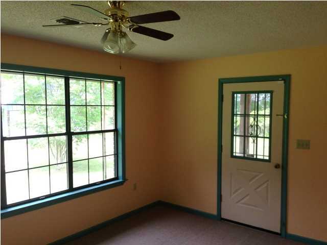 1989 Grady Baggett Road Baker, FL 32531 - Photo 13 of 32 Gallery Image 13