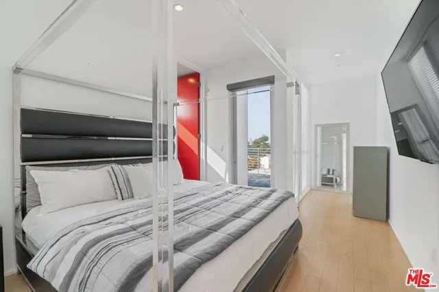 $1,099,000 | 611 North Bronson Avenue, Unit 10, Los Angeles, CA 90004