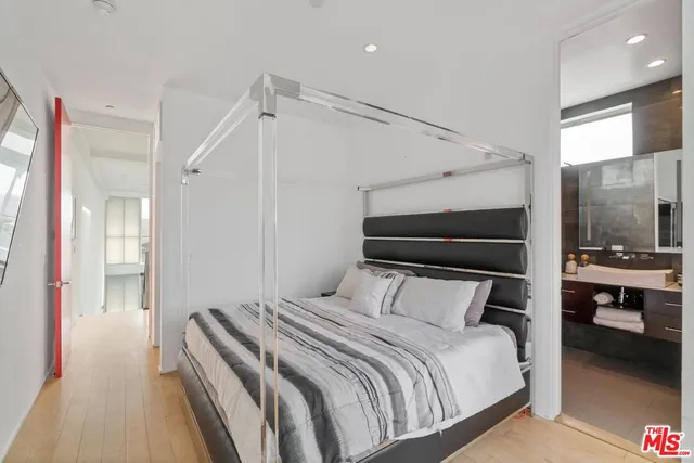 $1,099,000 | 611 North Bronson Avenue, Unit 10, Los Angeles, CA 90004