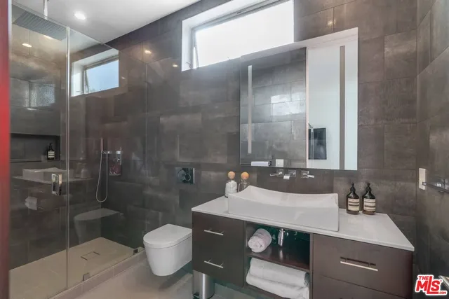 $1,099,000 | 611 North Bronson Avenue, Unit 10, Los Angeles, CA 90004