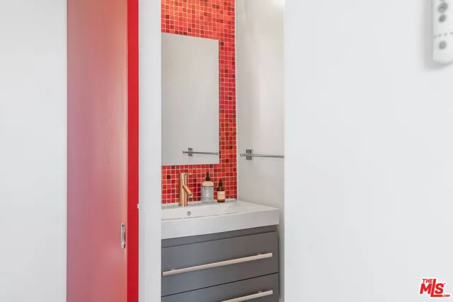 $1,099,000 | 611 North Bronson Avenue, Unit 10, Los Angeles, CA 90004