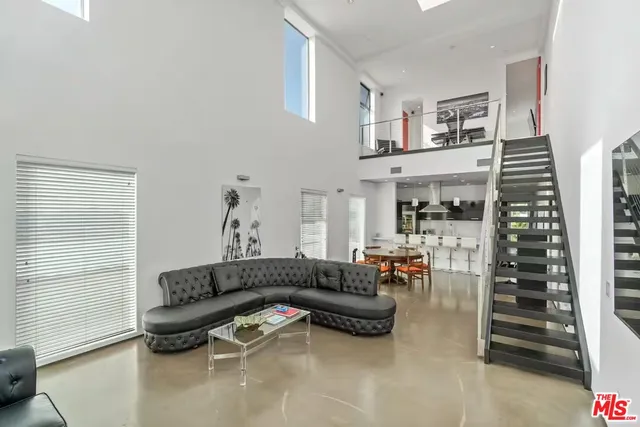 $1,099,000 | 611 North Bronson Avenue, Unit 10, Los Angeles, CA 90004