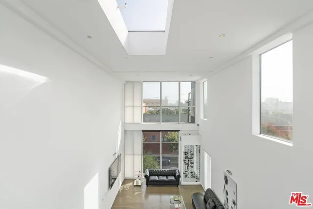 $1,099,000 | 611 North Bronson Avenue, Unit 10, Los Angeles, CA 90004