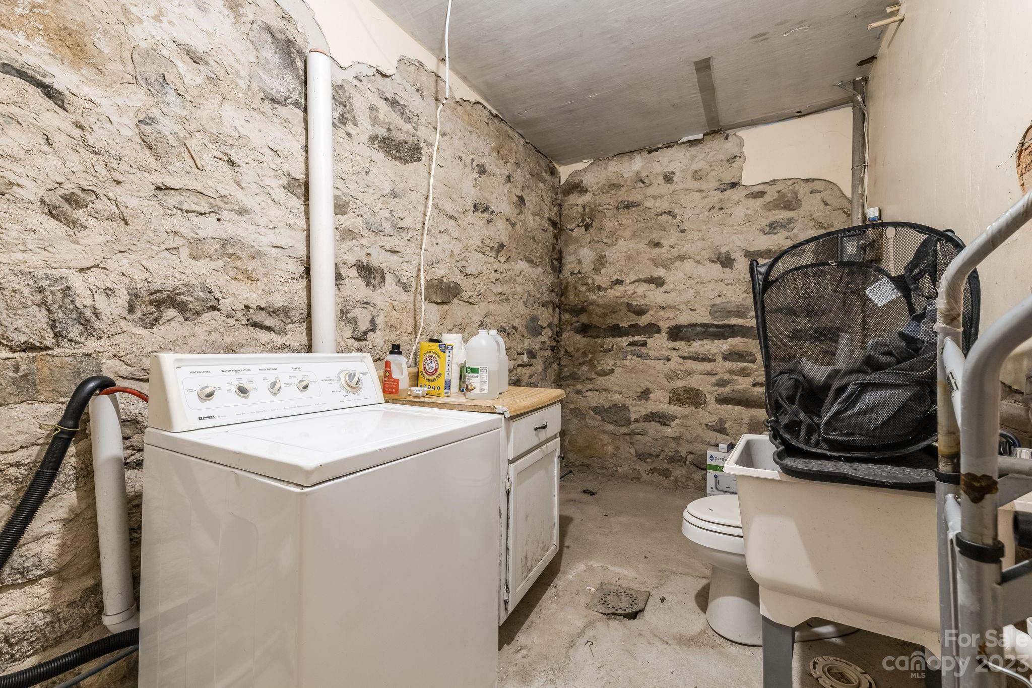 2412 Stackhouse Road Marshall, NC 28753 - Photo 47 of 48 a utility room with dryer and washer