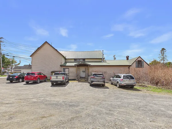 $279,900 | 46 Bridge Street, Benton, ME 04901