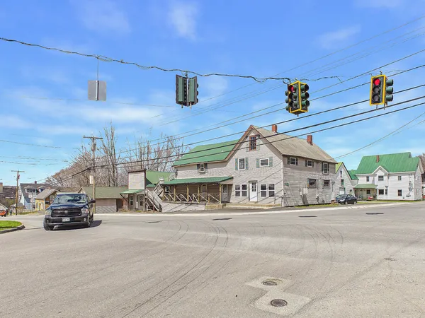 $279,900 | 46 Bridge Street, Benton, ME 04901