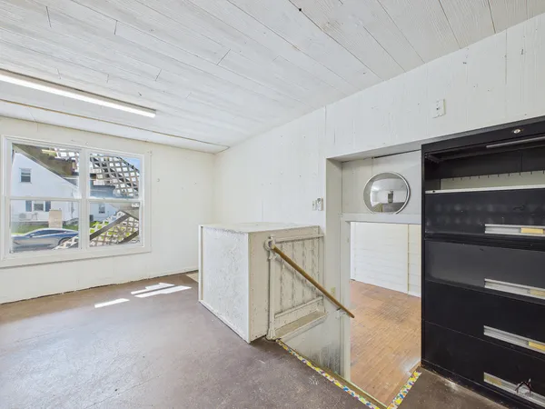 $279,900 | 46 Bridge Street, Benton, ME 04901