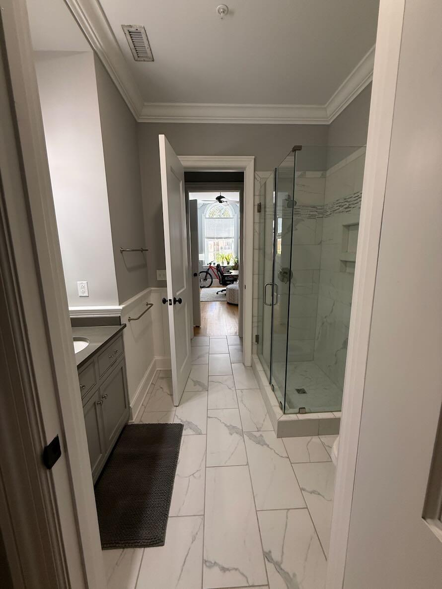 28 Broad Street, Unit 202 Charleston, SC 29401 - Photo 10 of 11 2nd Bath